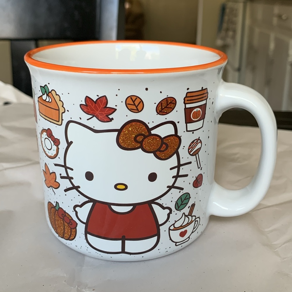 Hello Kitty large fall mug 🆕